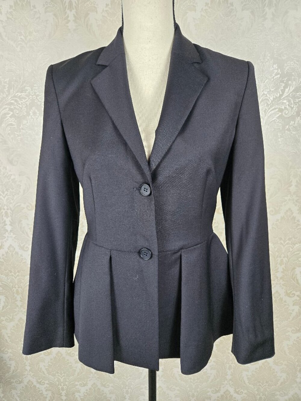 Theory Size 6 Black 2 Button Peplum Blazer Wool Blend Long Sleeve No Pockets